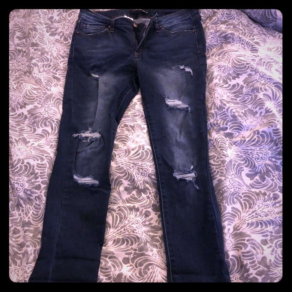 Fashion nova jeans 9 stretchy distressed